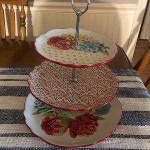 Pioneer Woman 3 tier plate display